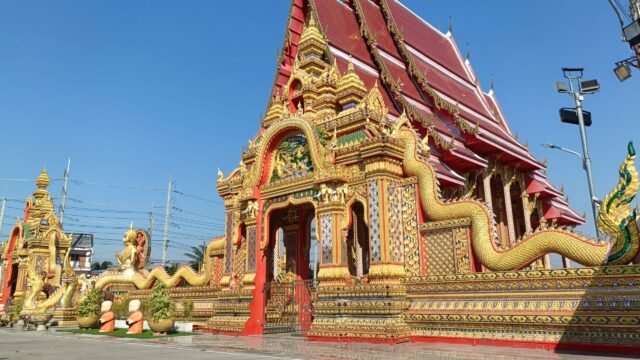 ワット・フアイ・ヤイの横にある黒いお供え所に行ってみた｜パタヤ郊外のお寺リアルレポ