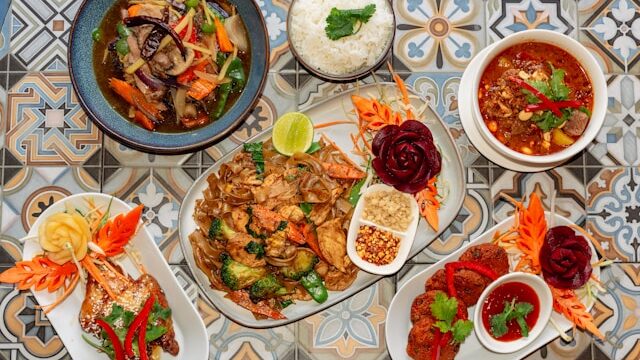 辛くないタイ料理だけまとめてみた|初心者でも安心して注文できるおすすめメニュー 辛くないタイ料理だけまとめてみた|初心者でも安心して注文できるおすすめメニュー